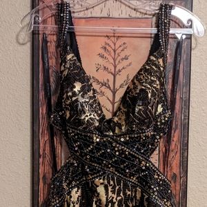 Glam Gurlz Black & Gold sz8 Gown NWT